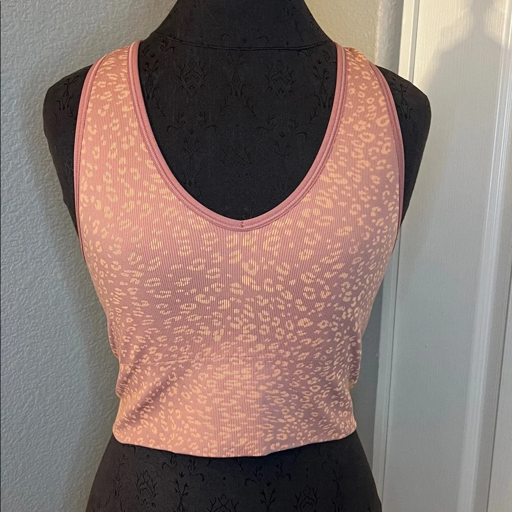 Athleta Aurora Crop Rib Tank Camisole Leopard Print V-Neck Tank Top Size Medium - Picture 3 of 8
